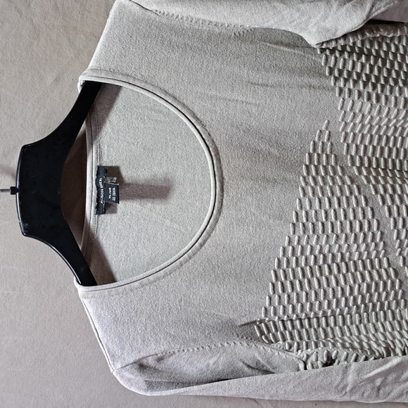 Woman's XL Sweater - Picture 2 of 4